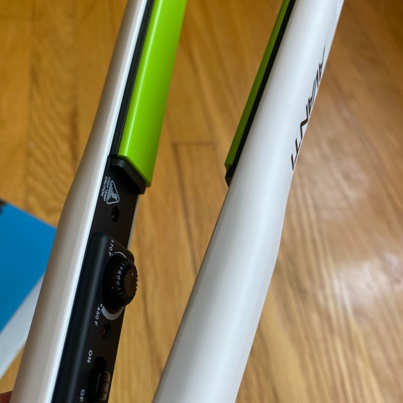 Hair straightener, flat iron! 1” NEW! Avanti - Picture 4 of 5